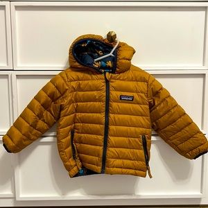 Patagonia Reversible Down Sweater Hoody size 2T good used condition